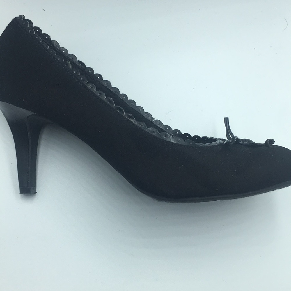 Comfort Plus by Predictions Suede Black Heels